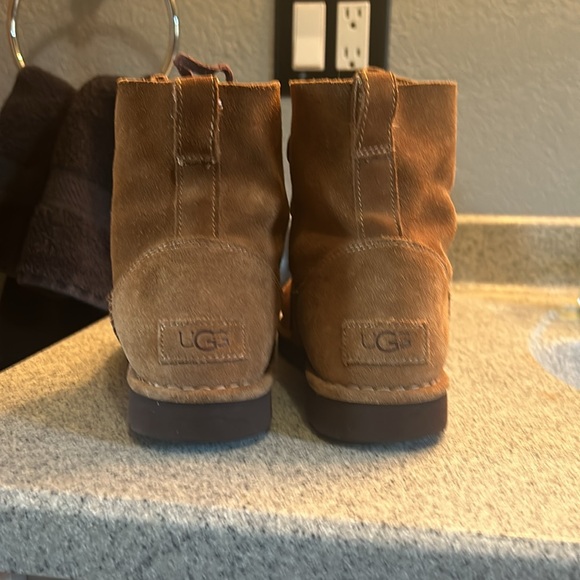 UGG booties, tan , sz 9 - Picture 3 of 8
